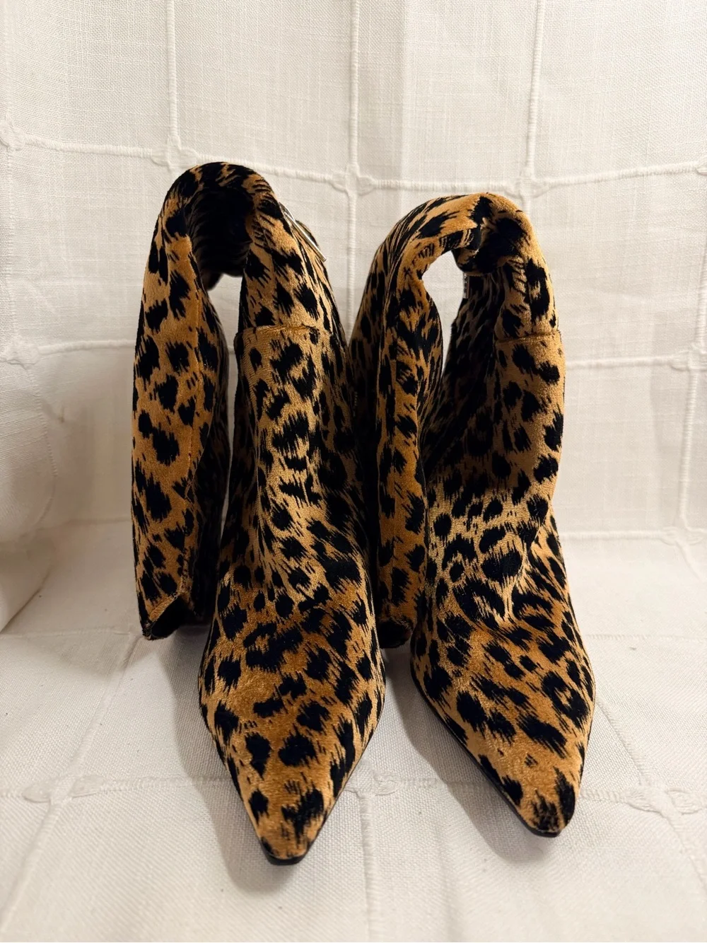 GUESS Palisa Leopard Print Knee High Pointed Toe Boots Size 6 New